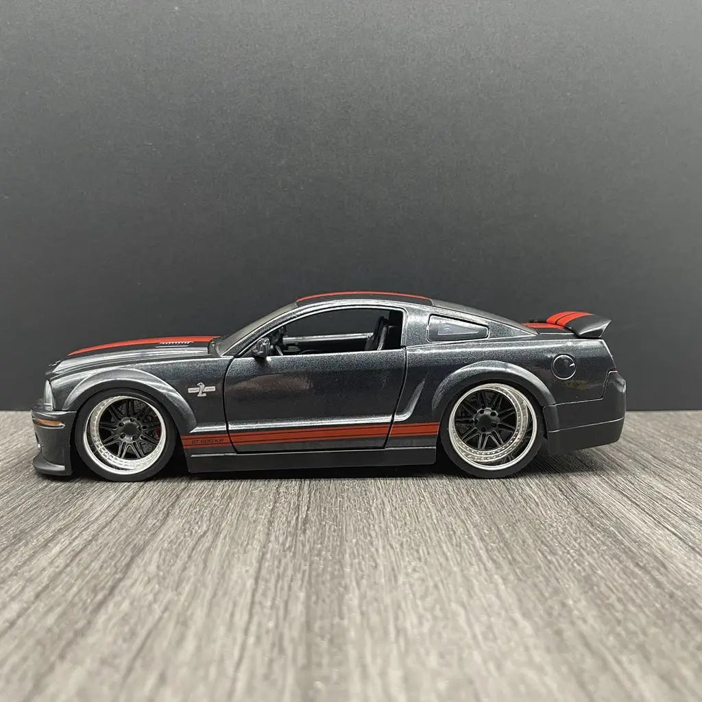 Ford Mustang Shelby GT500KR Die Cast 1:24