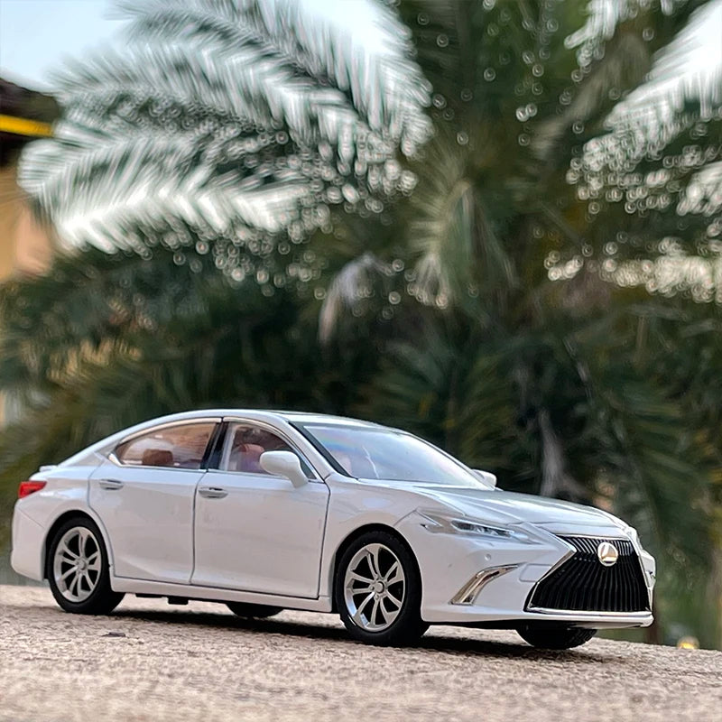 Lexus ES300 Die Cast 1:24