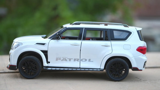 Nissan Patrol Die Cast 1:24 (Exclusive)